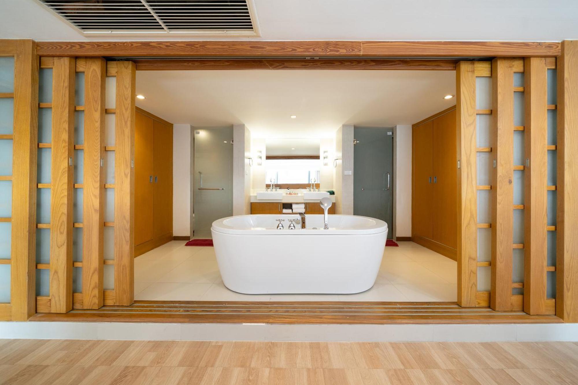 Indochine Resort And Villas - Sha Extra Plus Patong Экстерьер фото Bathroom
